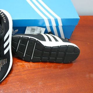 Giày Thể Thao Nữ