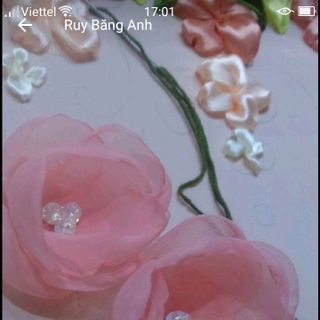 Hoa voan kết áo