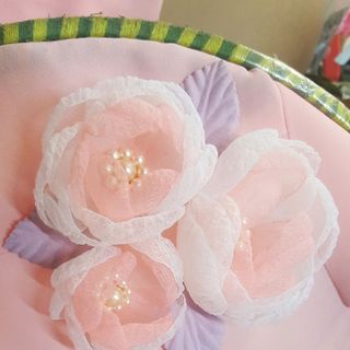 Hoa voan kết áo