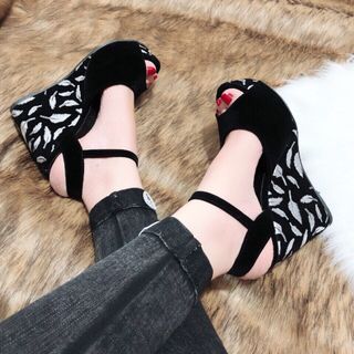 giày sandal xuồng phối hoa họa tiết