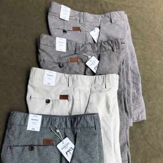 Quần short bố chấm co dãn