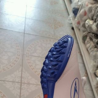 giầy đá bóng