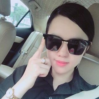 mắt kính gọng vuông