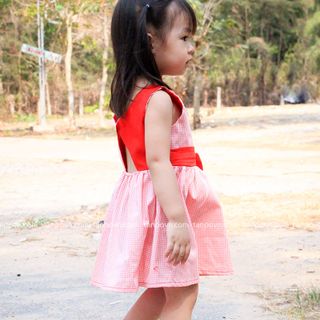 ĐẦM CARO PHỐI NƠ ĐỎ
