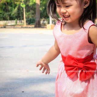 ĐẦM CARO PHỐI NƠ ĐỎ