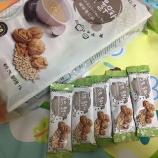 Bột sữa óc chó và hạt ý dĩ Hàn Quốc