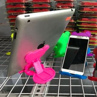 Kệ gấu lớn dựng điện thoại và ipad