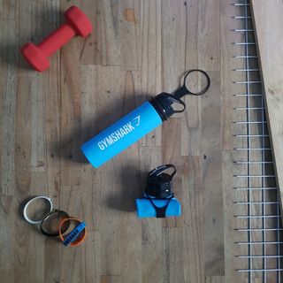 bình nước gymshark