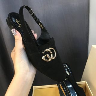 giày suc Quài hậu