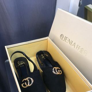 giày suc Quài hậu