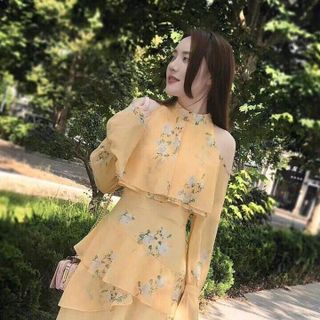 ĐẦM HOA RỚT VAI TAY LOE