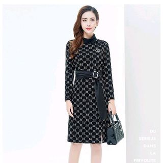 ĐẦM XOÈ HOA HOẠ TIẾT