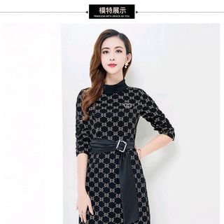 ĐẦM XOÈ HOA HOẠ TIẾT