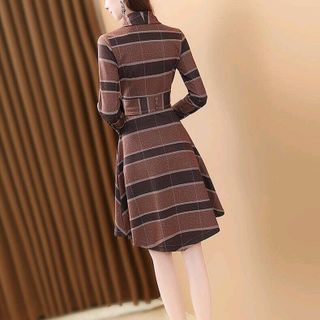DAM CỔ VEST SỌC CARO