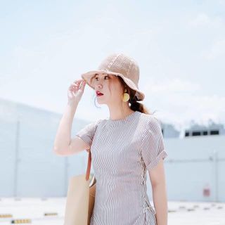 ĐẦM SỌC THẤT DÂY HÔNG EO