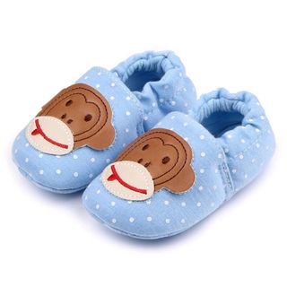 Giày cho bé dưới 1 tuổi