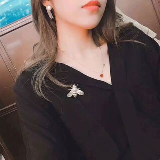 Cài áo ong