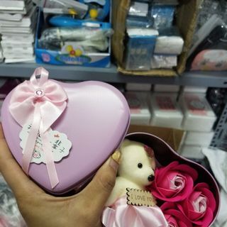 Hộp hoa gấu trái tim