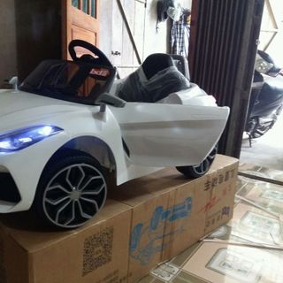 xe ô tô trẻ em bm z4