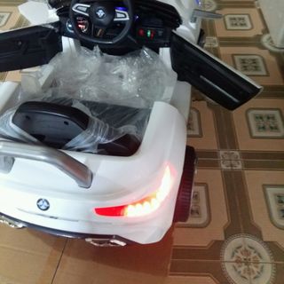 xe ô tô trẻ em bm z4