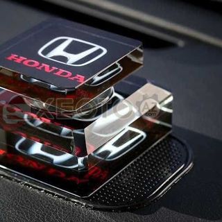 Nước hoa để taplo ô tô có logo các hãng xe