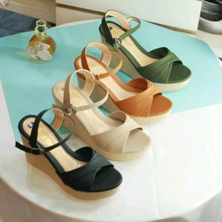 Giày Đế Xuồng Quai Chéo 9p