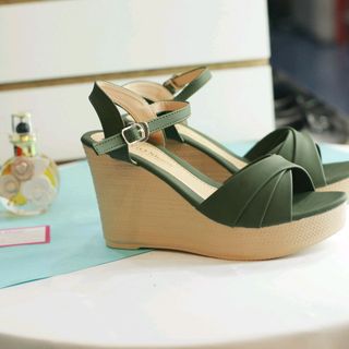 Giày Đế Xuồng Quai Chéo 9p