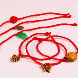 dây đỏ đeo tay kèm mặt giá sỉ 3k bao gồm dây và mặt z a l o 0 9 8 72 1 79 5 2