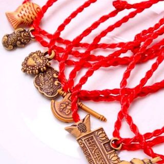 dây đỏ đeo tay kèm mặt giá sỉ 3k bao gồm dây và mặt z a l o 0 9 8 72 1 79 5 2