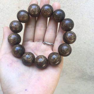 trầm hương sánh chìm