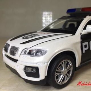 MÔ HÌNH xe Cảnh Sát BM X6 132