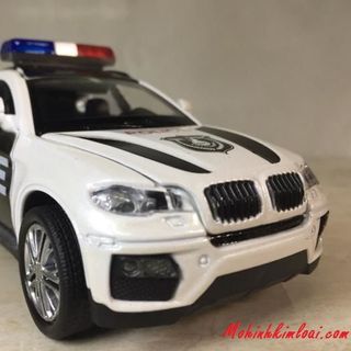 MÔ HÌNH xe Cảnh Sát BM X6 132