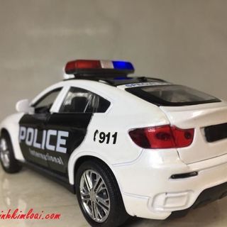 MÔ HÌNH xe Cảnh Sát BM X6 132