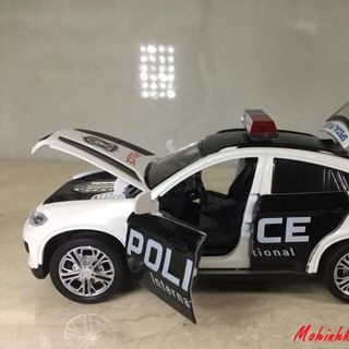 MÔ HÌNH xe Cảnh Sát BM X6 132