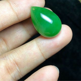 MẶT GIỌT NƯỚC ĐEO CỔ ĐÁ NGỌC BÍCH