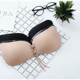 Miếng dán nâng ngực nữ
