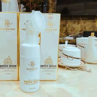 sữa rửa mặt DeTox Snow