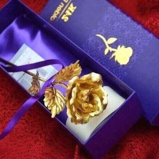 bông hồng mạ vàng