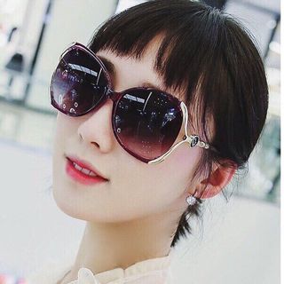 mắt kính Hòa