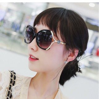 mắt kính Hòa