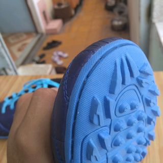 sỉ giày bóng đá sân cỏ nhân tạo