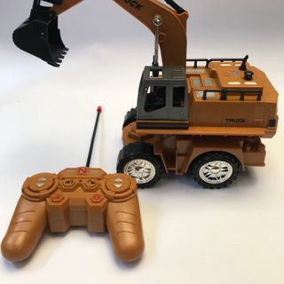 máy xúc điều khiển