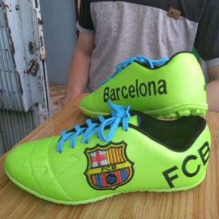 giày đá bóng FCB xanh chuối thêu logo may đế giá sỉ