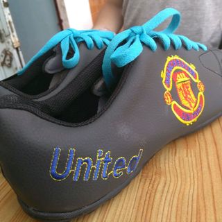 giày đá bóng clb MU