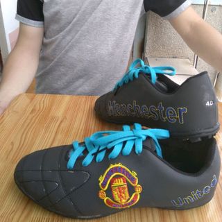 giày đá bóng clb MU