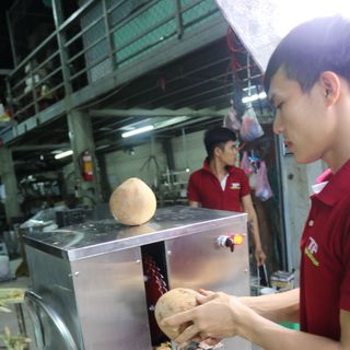 máy bóc tách gáo dừa khô