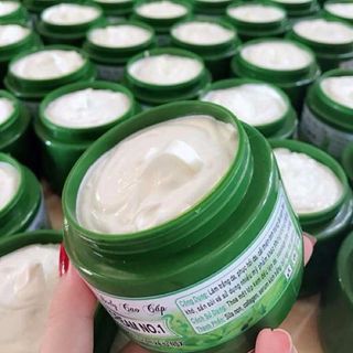 KEM TRẮNG DA BODY CREAM NO1 có chữ nổi trên nắp và tem chống giã có mã vạch check hẳn hoi nhé