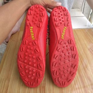 Giày đá bóng Arsenal đỏ