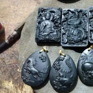 mặt dây chuyền móc khóa gỗ mun trắc