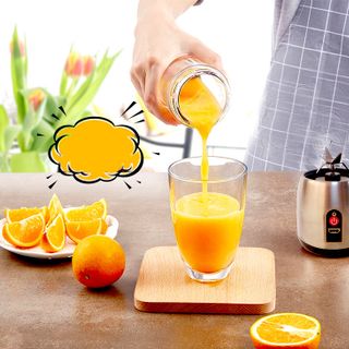 Máy sinh tố cầm tay sạc điện hình sản phẩm thạt đằng sau
